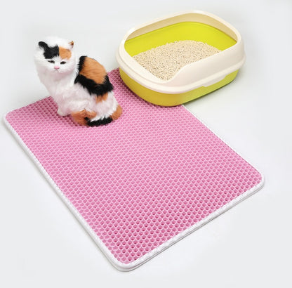 Tapis confortable pour litière de chat, pratique et élégant.