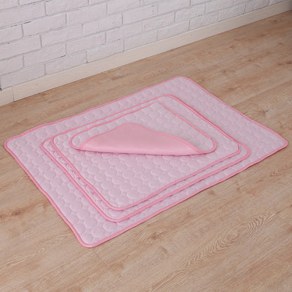Tapis rafraîchissant portable pour animaux à utiliser à l'extérieur.