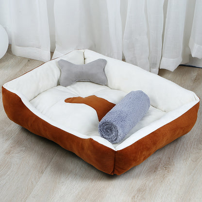 Niche douillette pour chien, offrant confort et sécurité à l'animal.