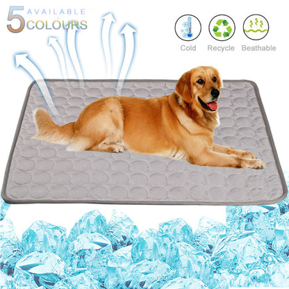 Tapis rafraîchissant portable pour animaux à utiliser à l'extérieur.