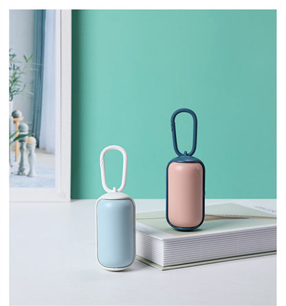 Distributeur de sacs à déjections, pratique pour promenades