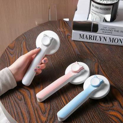 Brosse auto-nettoyante pour chats et chiens, pratique et efficace