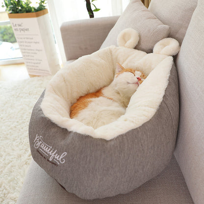Coussin douillet chauffant conçu pour le confort des chiens.