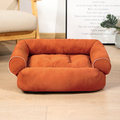 Lit douillet conçu pour le confort des chiens et des chats à la maison.