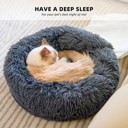 Lit rond douillet pour chiens et chats, idéal pour le repos.