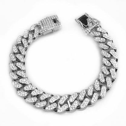Collier chic pour animaux, design hip hop avec confort optimal.