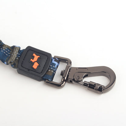 Laisse élastique conçue pour le confort des grands chiens lors des promenades.