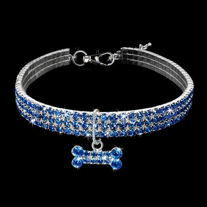 Collier bling avec cristaux pour chien et chat, élégant et confortable.