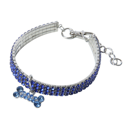 Collier bling avec cristaux pour chien et chat, élégant et confortable.