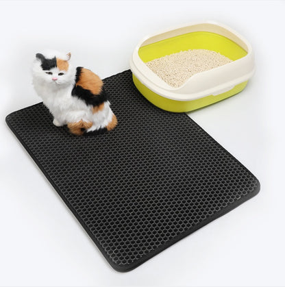 Tapis confortable pour litière de chat, pratique et élégant.