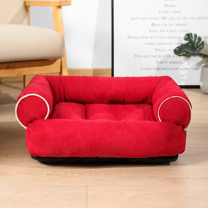 Lit douillet conçu pour le confort des chiens et des chats à la maison.