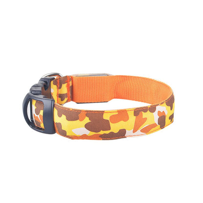 Collier lumineux camouflage, idéal pour chiens et chats en soirée.