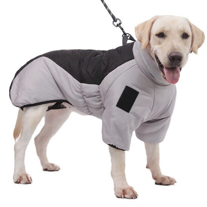 Manteau d'hiver imperméable conçu pour la protection des chiens.