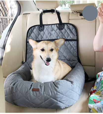 Transporteur pour chien adapté pour voiture, espace confortable et sûr.