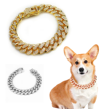 Collier chic pour animaux, design hip hop avec confort optimal.