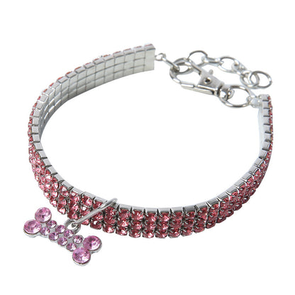 Collier bling avec cristaux pour chien et chat, élégant et confortable.