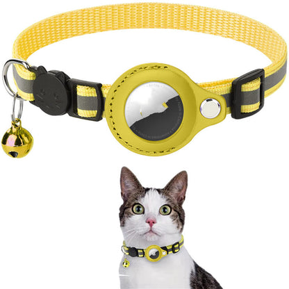 Collier réfléchissant étanche avec Airtag pour animaux en extérieur.
