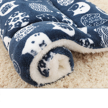 Couverture épaissie confortable pour chiens et chats à la maison.