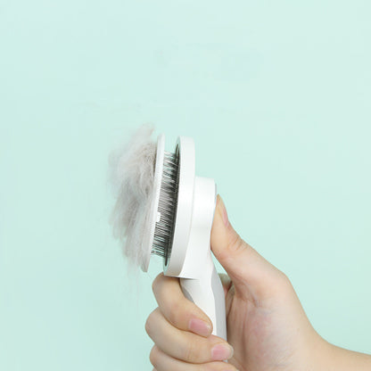 Peigne doux pour le toilettage des chiens et chats avec délicatesse.