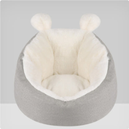 Coussin douillet chauffant conçu pour le confort des chiens.