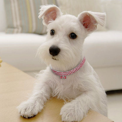 Collier bling avec cristaux pour chien et chat, élégant et confortable.